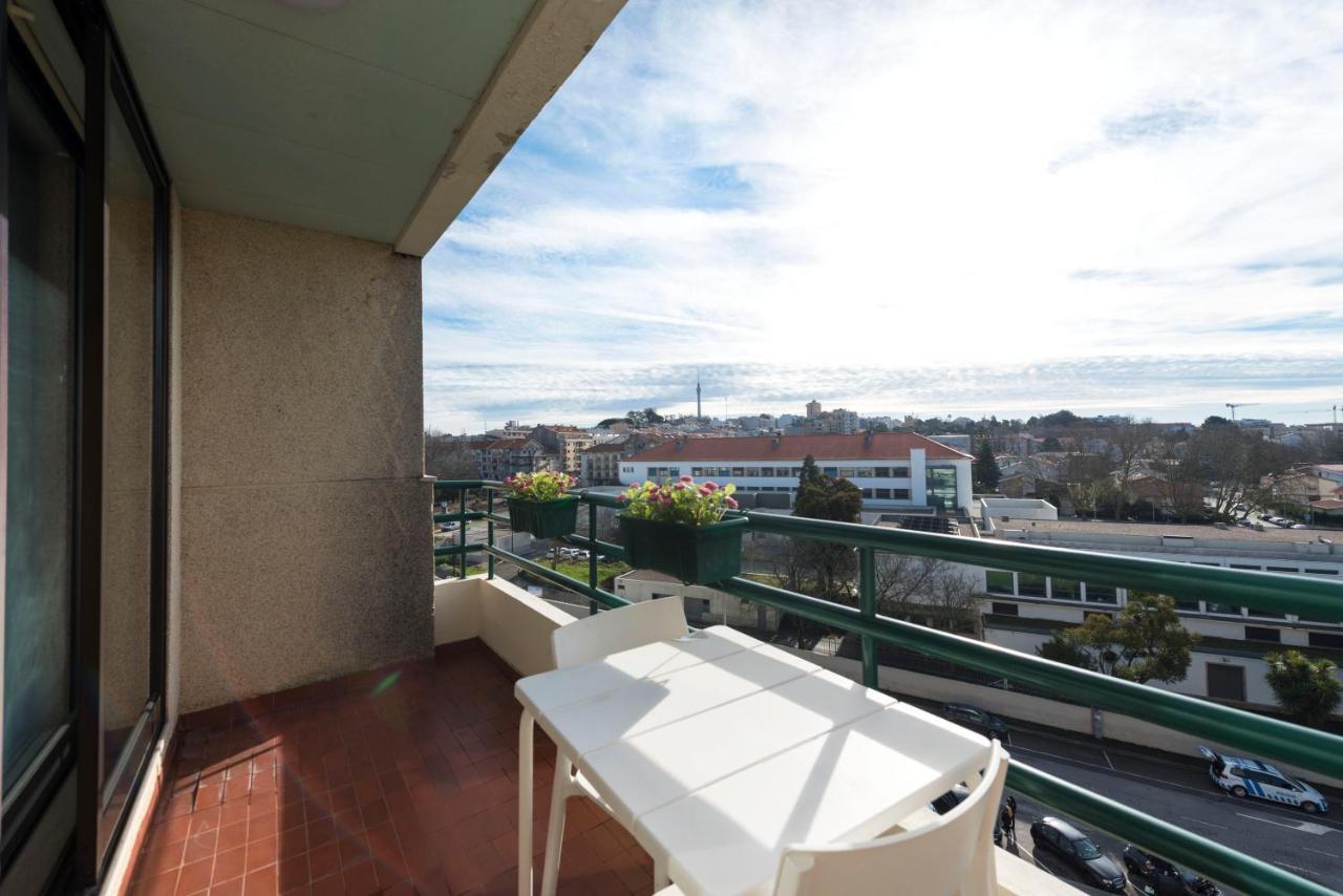 וילה נובה דה גאיה Lovelystay - Charming 3Br Flat W/ Free Parking In Devesas מראה חיצוני תמונה