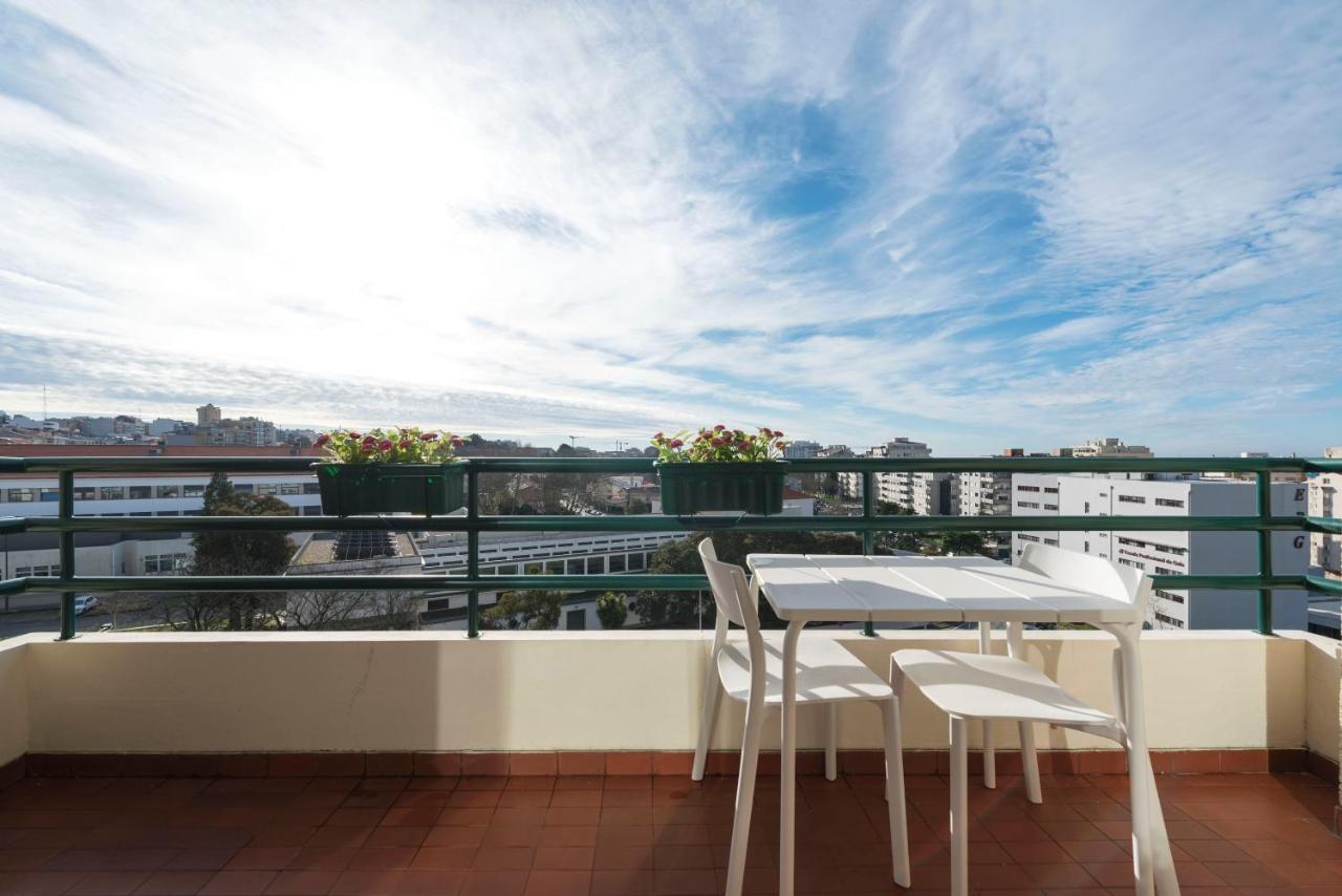 וילה נובה דה גאיה Lovelystay - Charming 3Br Flat W/ Free Parking In Devesas מראה חיצוני תמונה