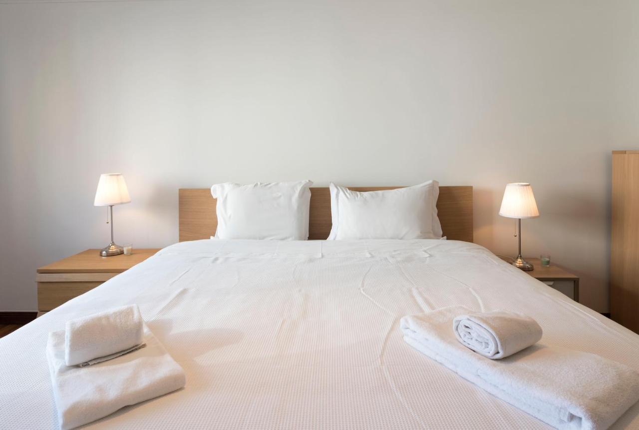 וילה נובה דה גאיה Lovelystay - Charming 3Br Flat W/ Free Parking In Devesas מראה חיצוני תמונה