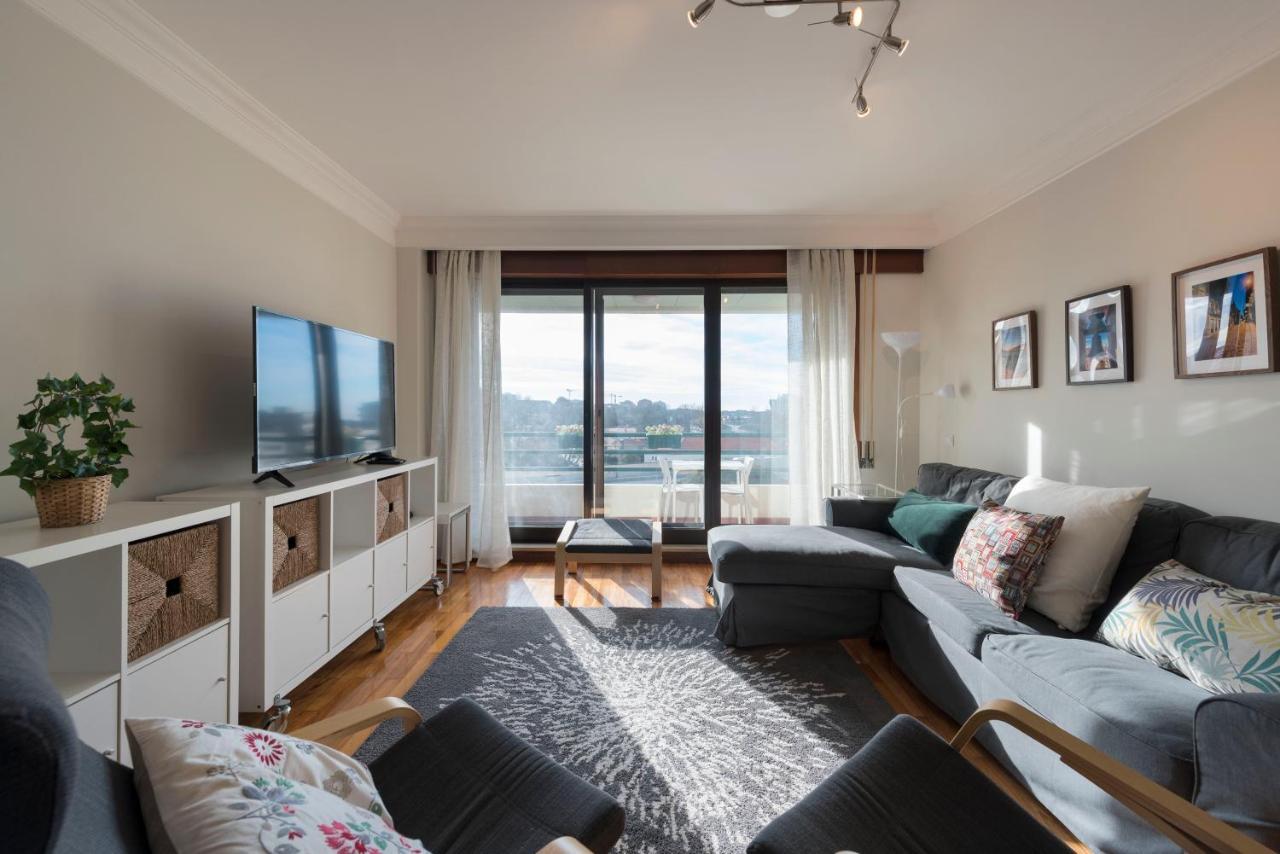 וילה נובה דה גאיה Lovelystay - Charming 3Br Flat W/ Free Parking In Devesas מראה חיצוני תמונה