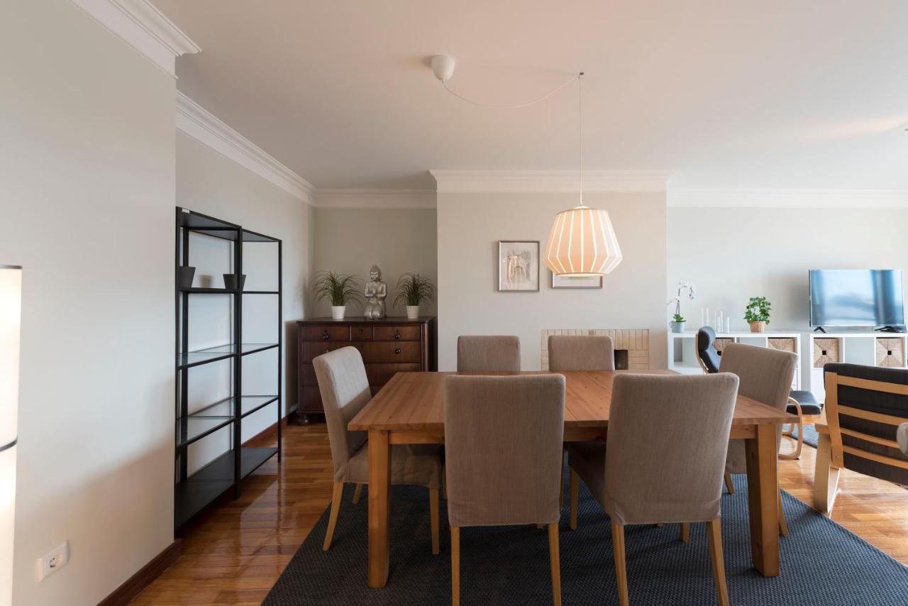 וילה נובה דה גאיה Lovelystay - Charming 3Br Flat W/ Free Parking In Devesas מראה חיצוני תמונה