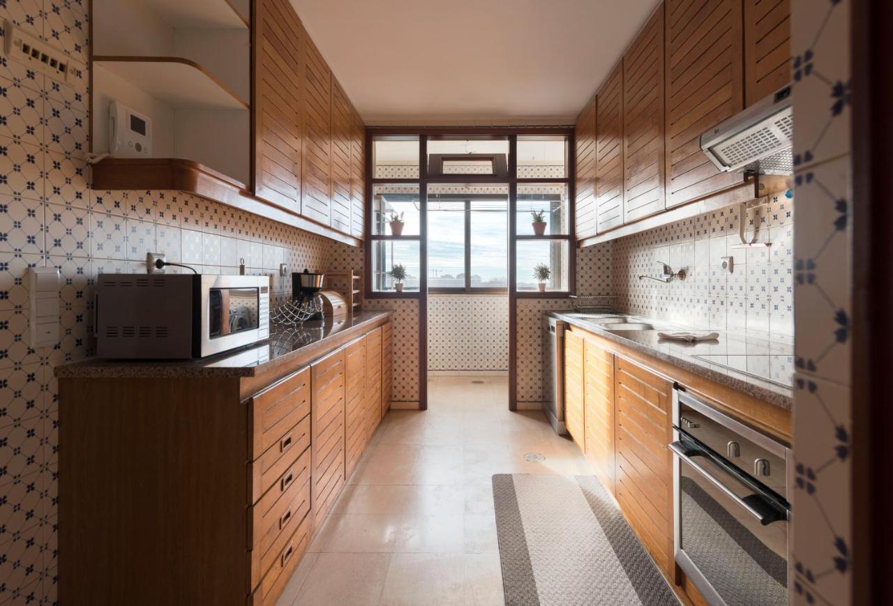 וילה נובה דה גאיה Lovelystay - Charming 3Br Flat W/ Free Parking In Devesas מראה חיצוני תמונה