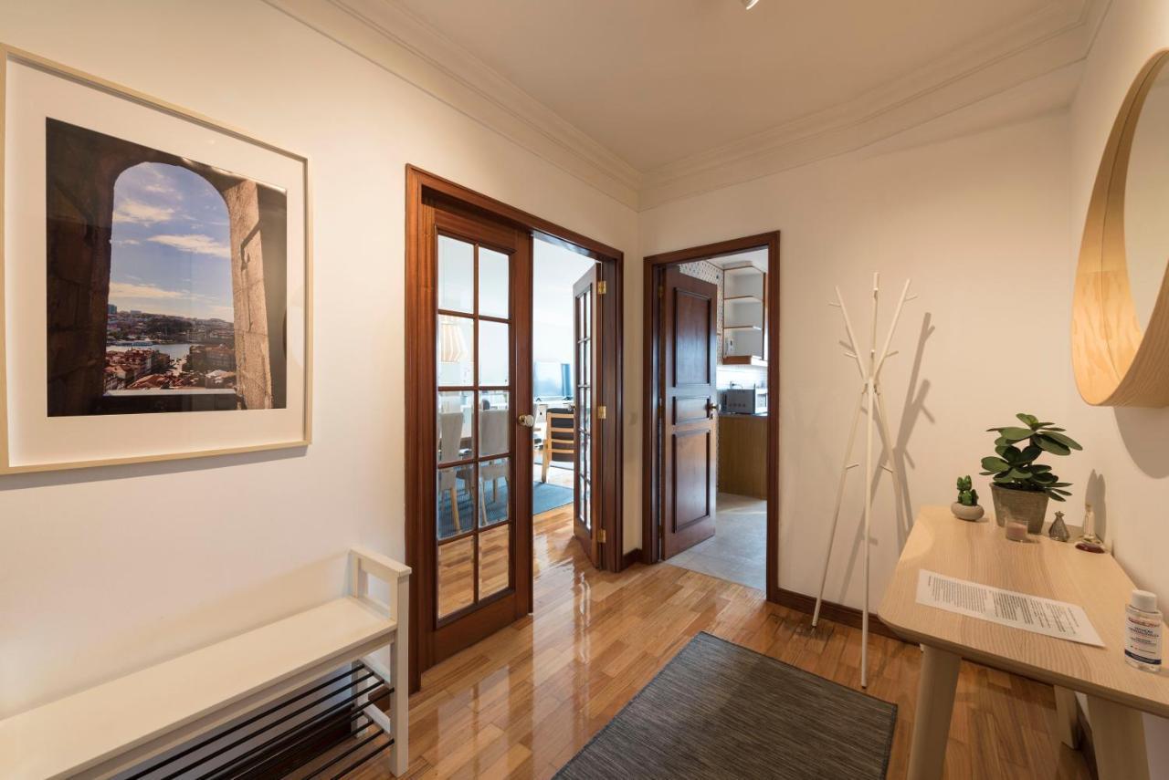 וילה נובה דה גאיה Lovelystay - Charming 3Br Flat W/ Free Parking In Devesas מראה חיצוני תמונה